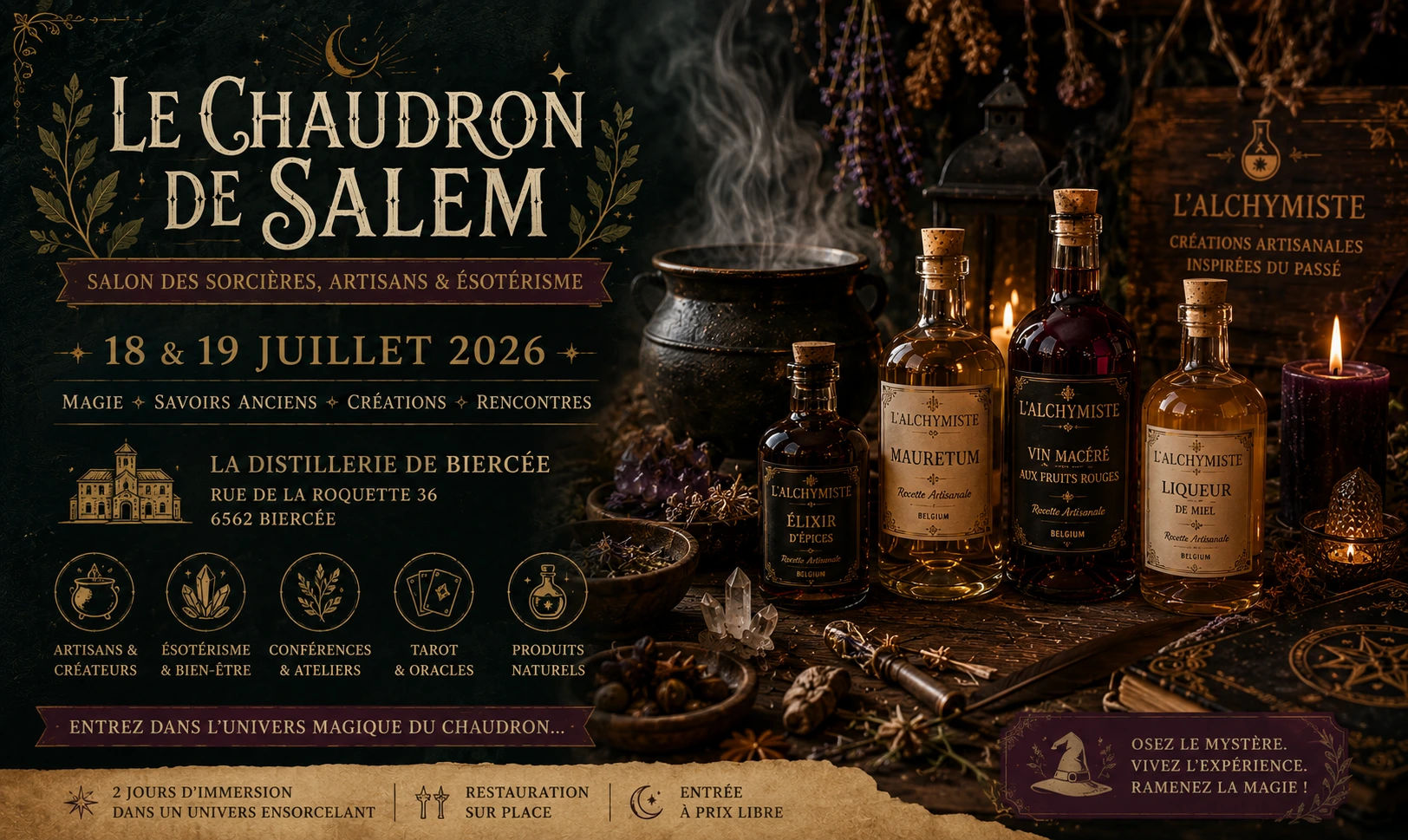 Stand L’Alchymiste au Chaudron de Salem avec bouteilles artisanales, plantes, bougies et ambiance ésotérique.
